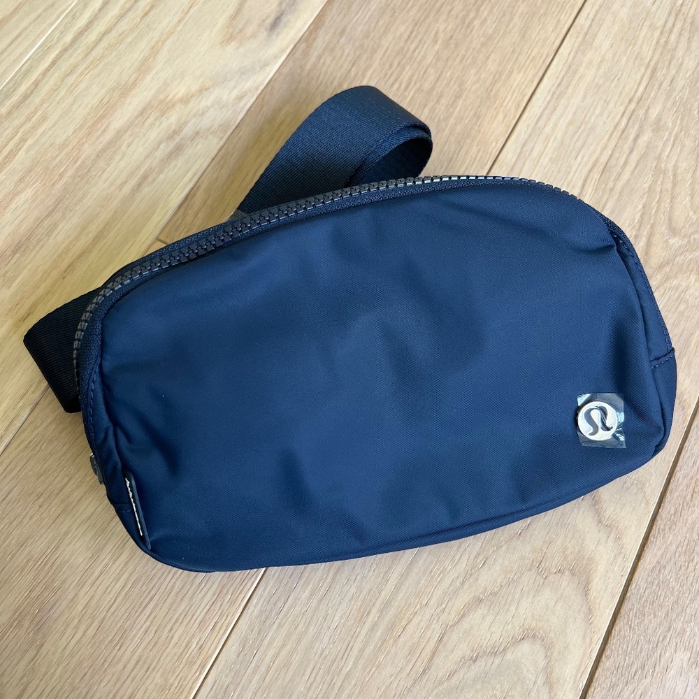 Lululemon Everywhere Belt Bag Fanny Pack, 1L, True Navy, NWT